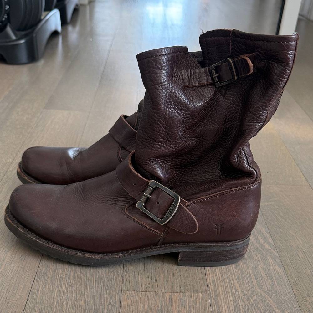 Frye Veronica Slouch Boot in dark brown size 7